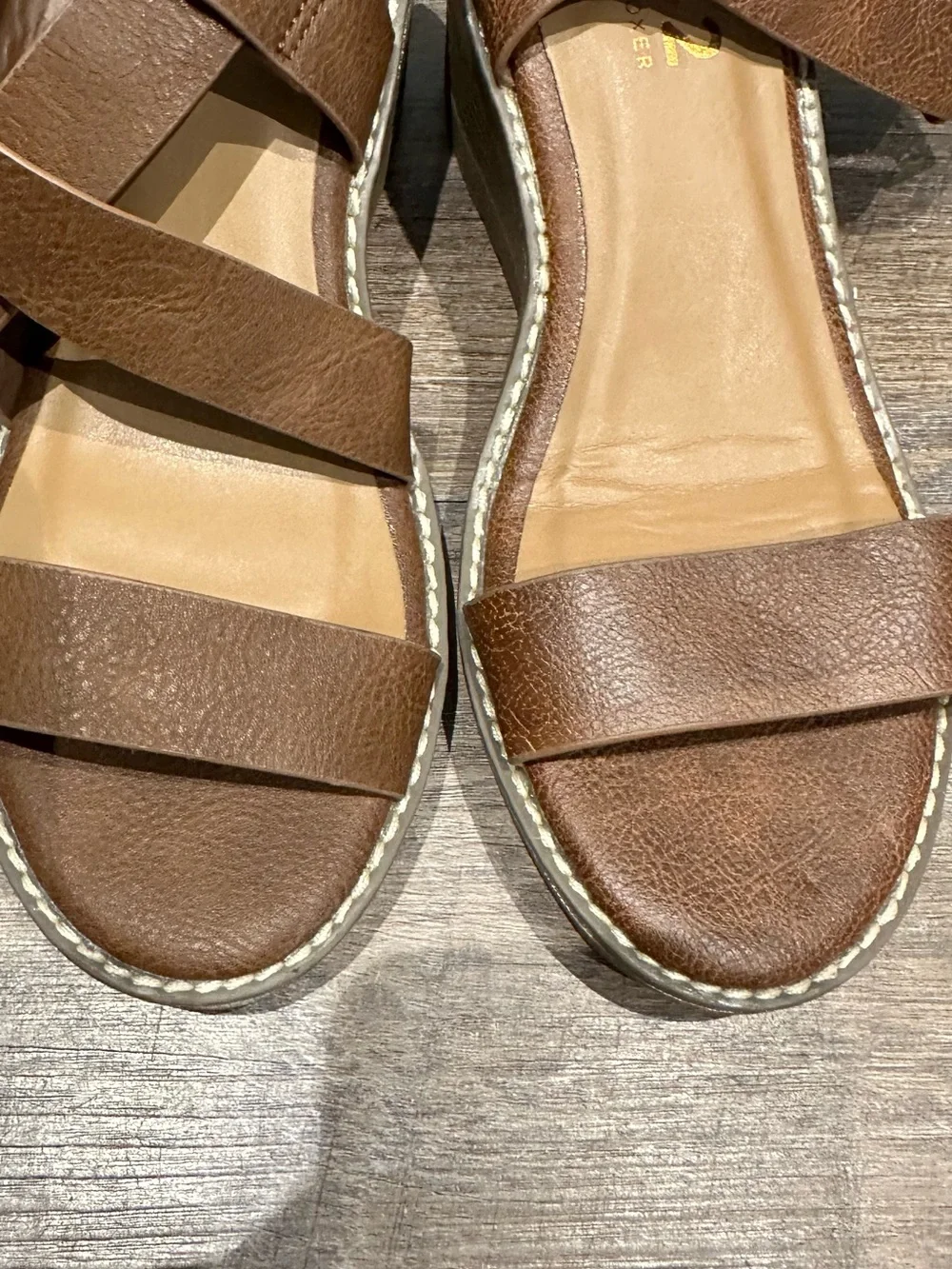 B-52 by Bullboxer Brown Leather Wedge Sandals Size 7